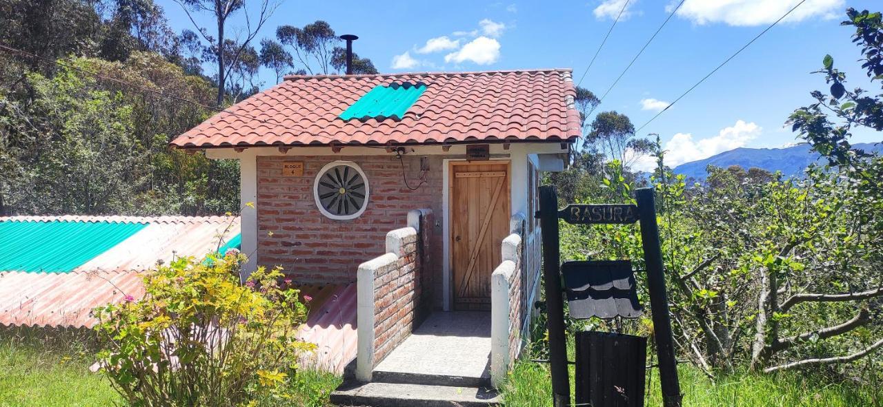 Hostal El Vaquero Chugchilan Exterior photo